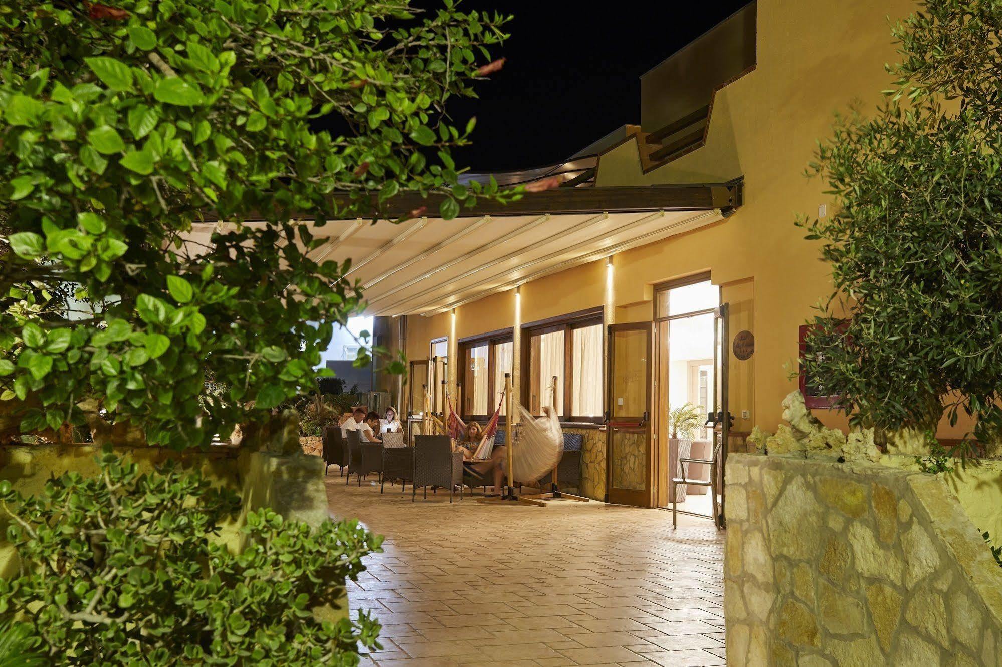 Alba D'Amore Hotel & Spa ランペドゥーザ エクステリア 写真